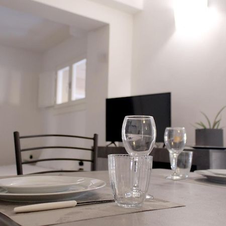 Sky Loft Airport - Modern Apt 1St Floor Apartment Bologna Luaran gambar