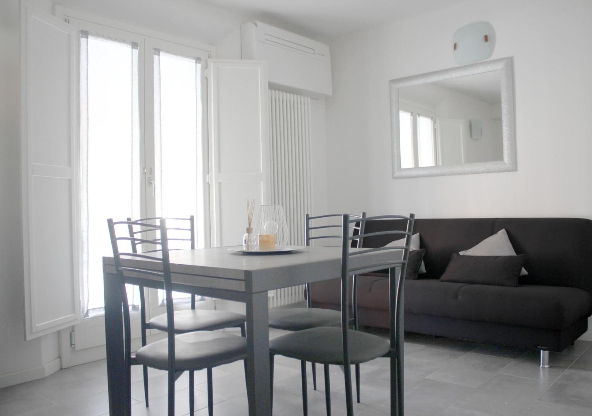 Sky Loft Airport - Modern Apt 1St Floor Apartment Bologna Luaran gambar