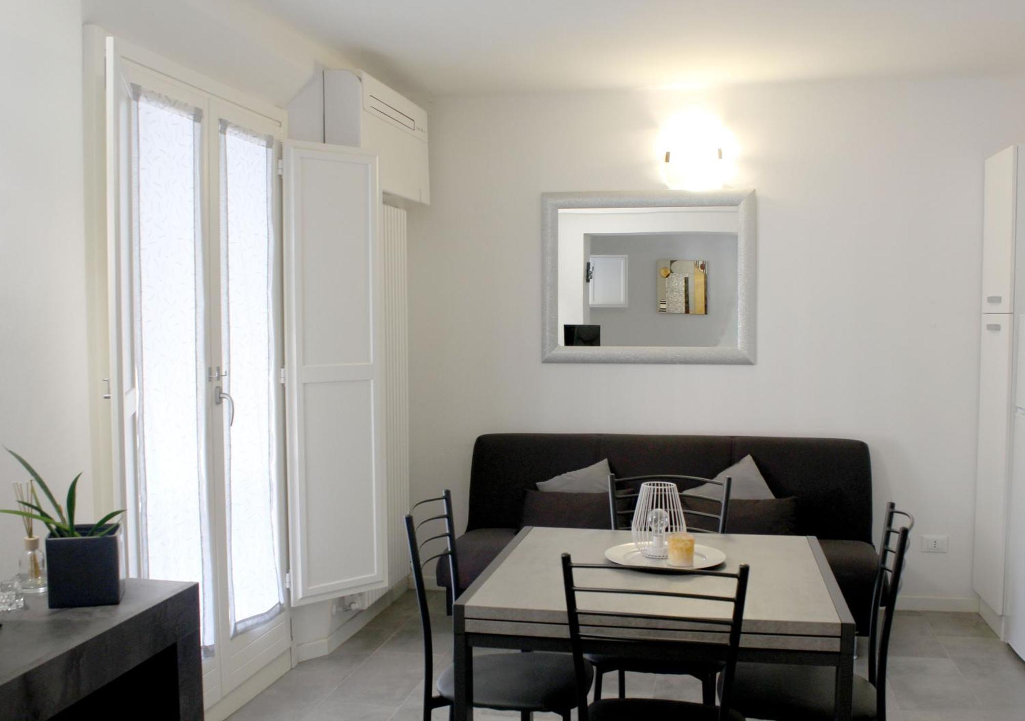 Sky Loft Airport - Modern Apt 1St Floor Apartment Bologna Luaran gambar
